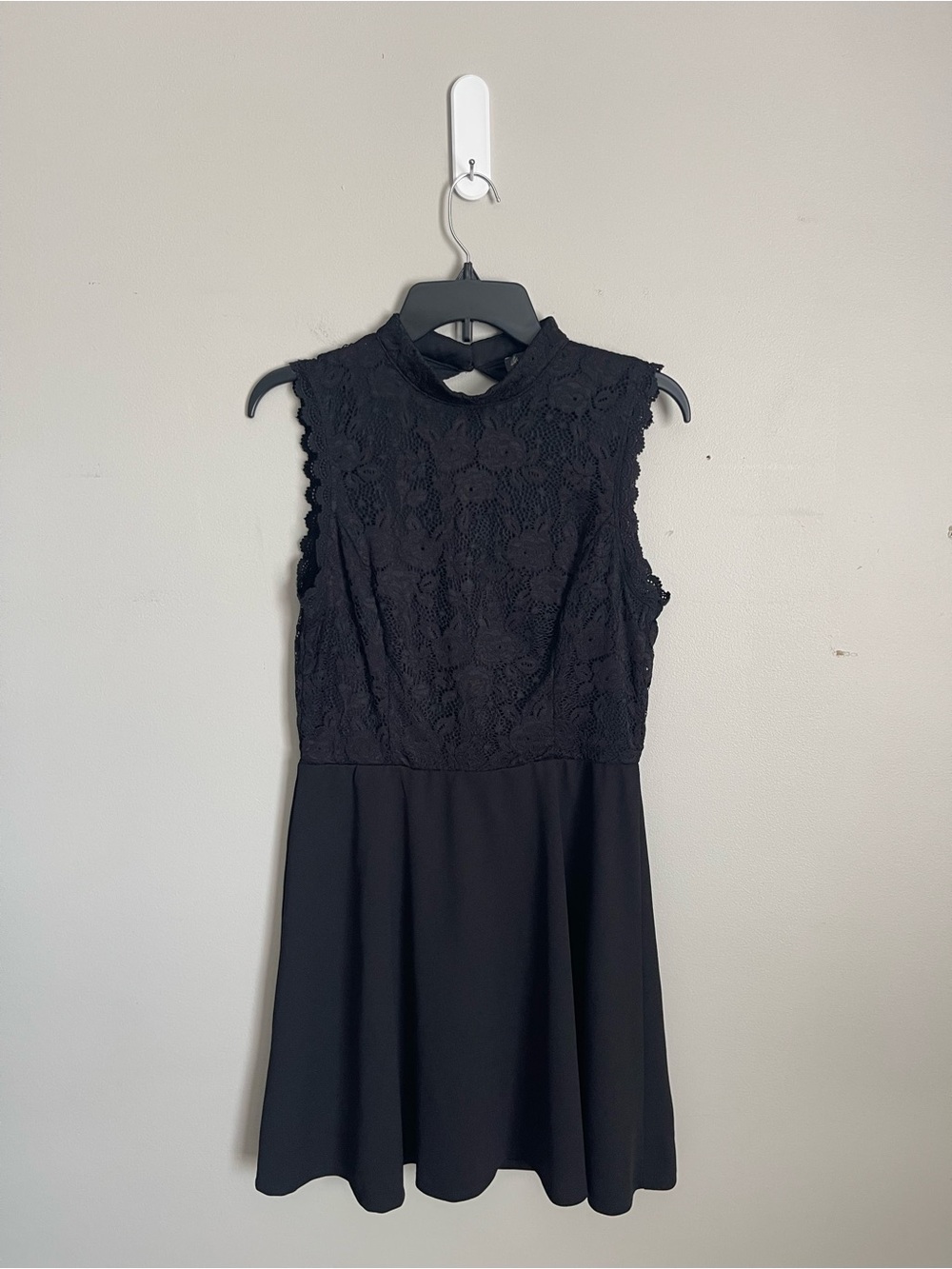 LILY ROSE Sleeveless Black Lace Mock Neck Mini Dress Sz L